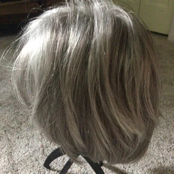 Brand new in box. Never worn.
Shelby style wig.
Gray color 51/60 Silvery moon. - Picture 2 of 6